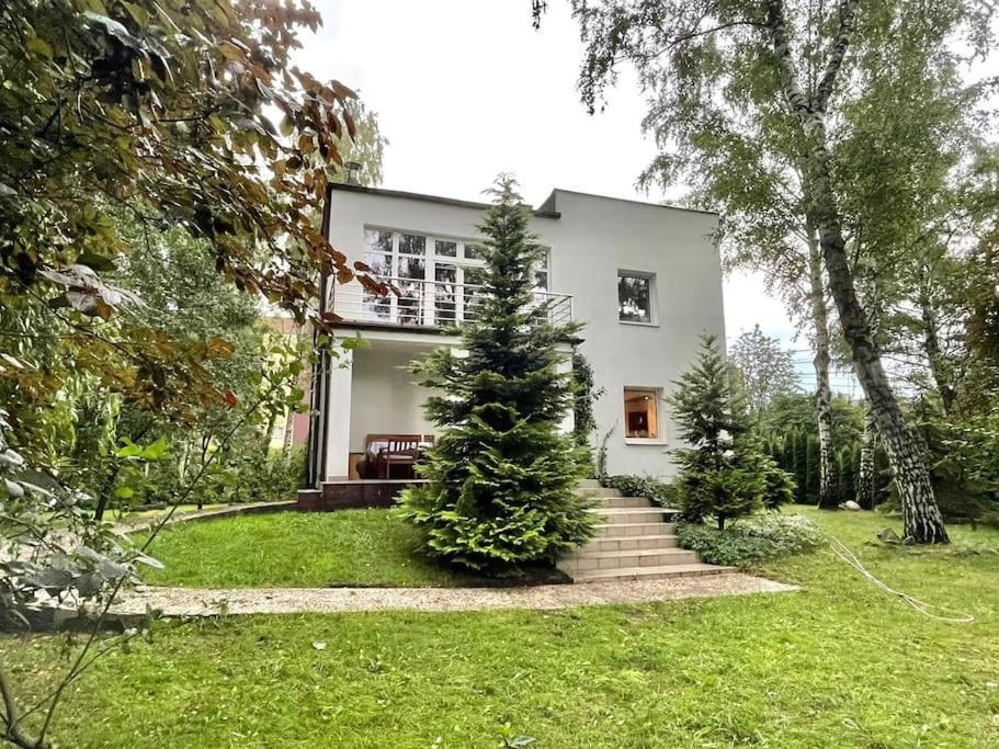 Beautiful Villa With Garden In Milanowek Екстер'єр фото