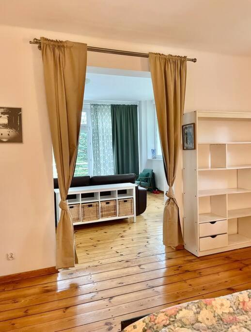 Beautiful Villa With Garden In Milanowek Екстер'єр фото