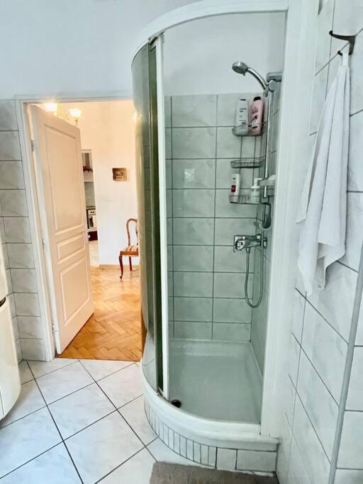Beautiful Villa With Garden In Milanowek Екстер'єр фото