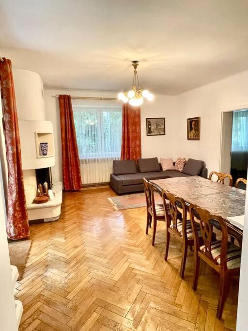 Beautiful Villa With Garden In Milanowek Екстер'єр фото