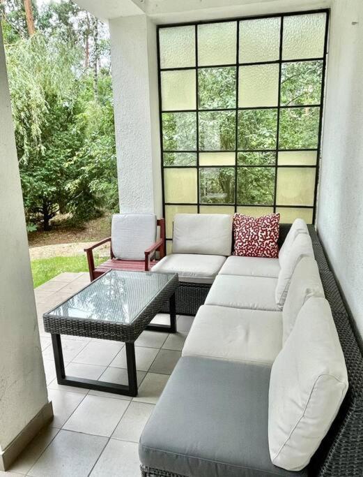 Beautiful Villa With Garden In Milanowek Екстер'єр фото